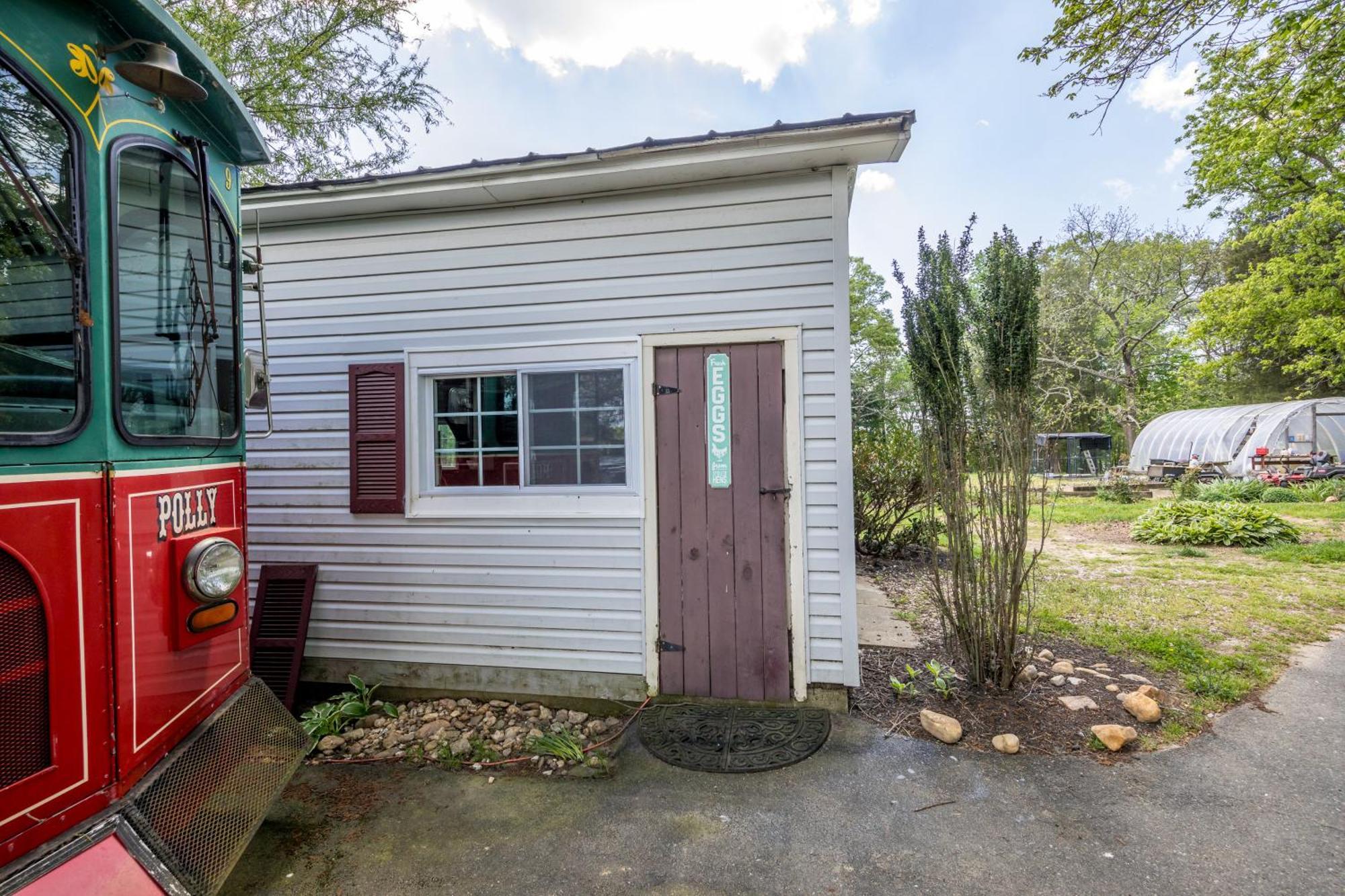 Watch Deer From A Farm Cottage Bel Air Exterior photo